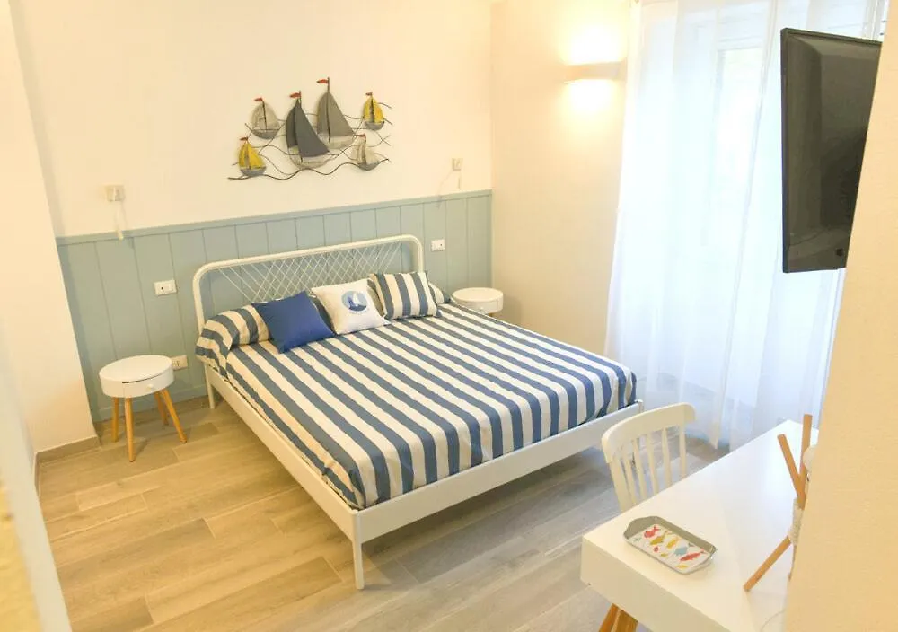 Bed And Breakfast La Vela Giglio Porto Bed & Breakfast